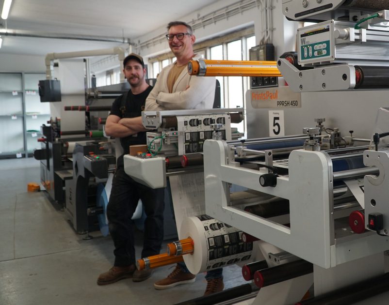 Alexander Weber and Paul Arndt at the multilayer line with Kurt 450 and Starliner