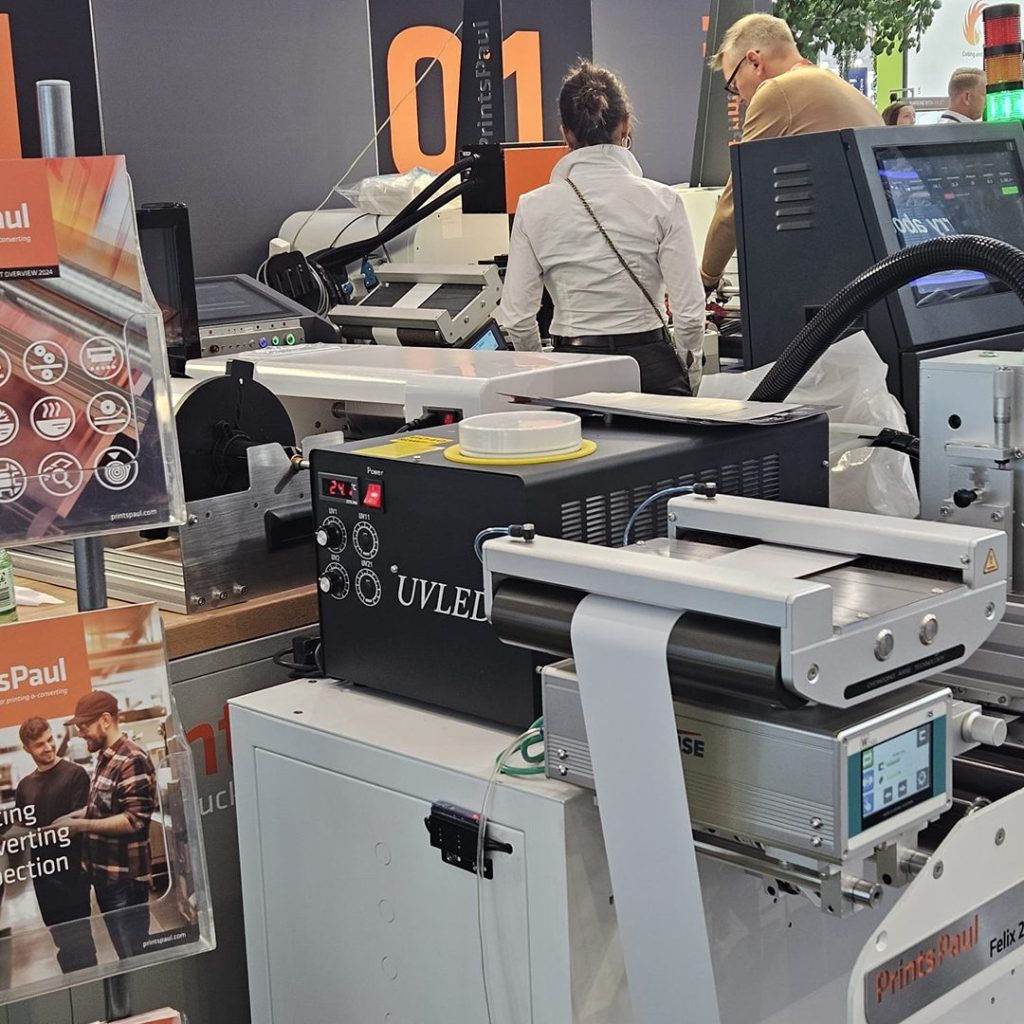 PrintsPaul standında UV-LED kurutmalı makine